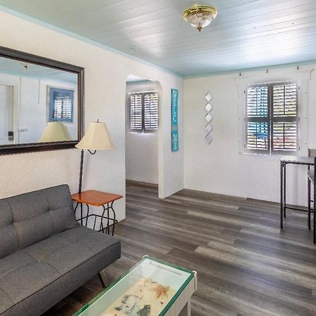 Bungalow 1 Minute From The Beach Suite #3 Englewood Exterior foto