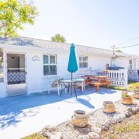 Bungalow 1 Minute From The Beach Suite #3 Englewood Exterior foto